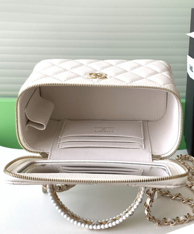 Chanel Long Vanity With Chain AP4452